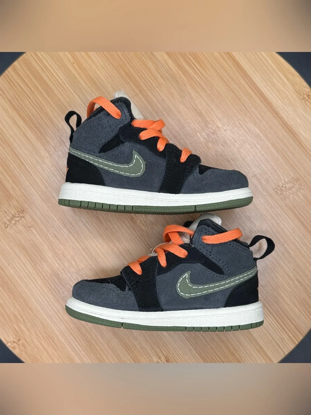 Air Jordan 1 Mid SE ‘Craft Anthracite Light Olive’ Toddler Sneakers Size 6C